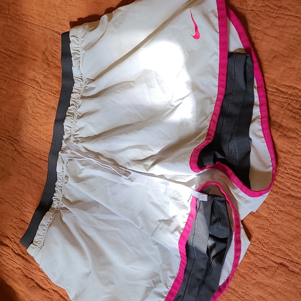 Nike dri-fit shorts size medium